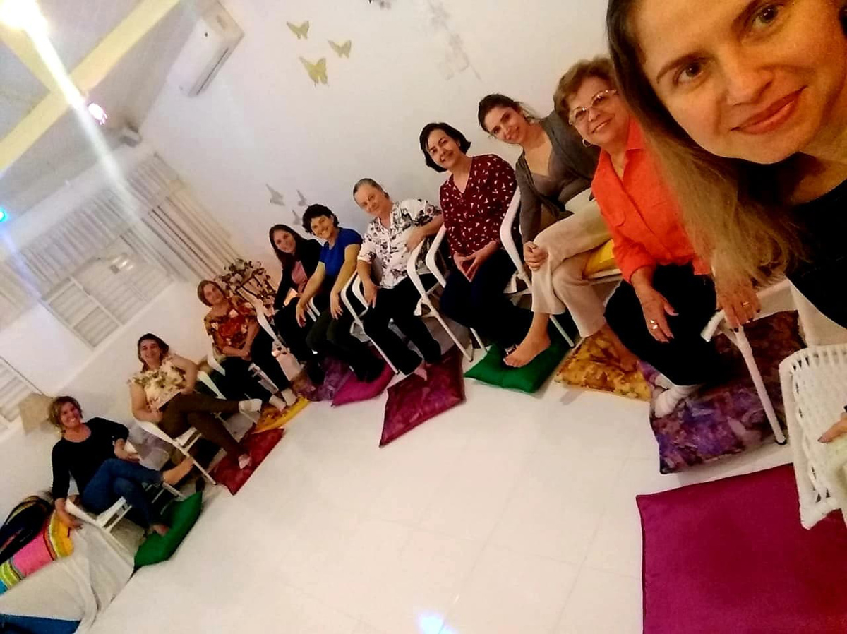 A importância dos grupos terapêuticos e como auxiliam na cura emocional